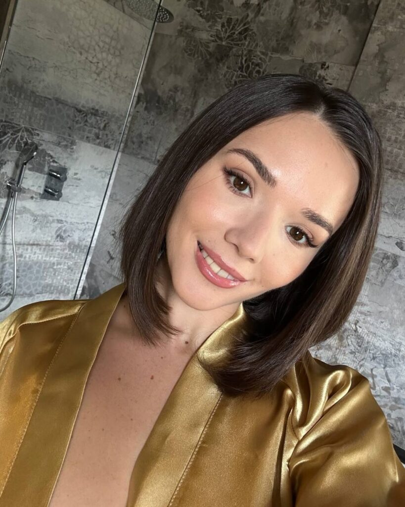 Eve Sweet: Age, Career, Height, Boyfriend & Net Worth 2025